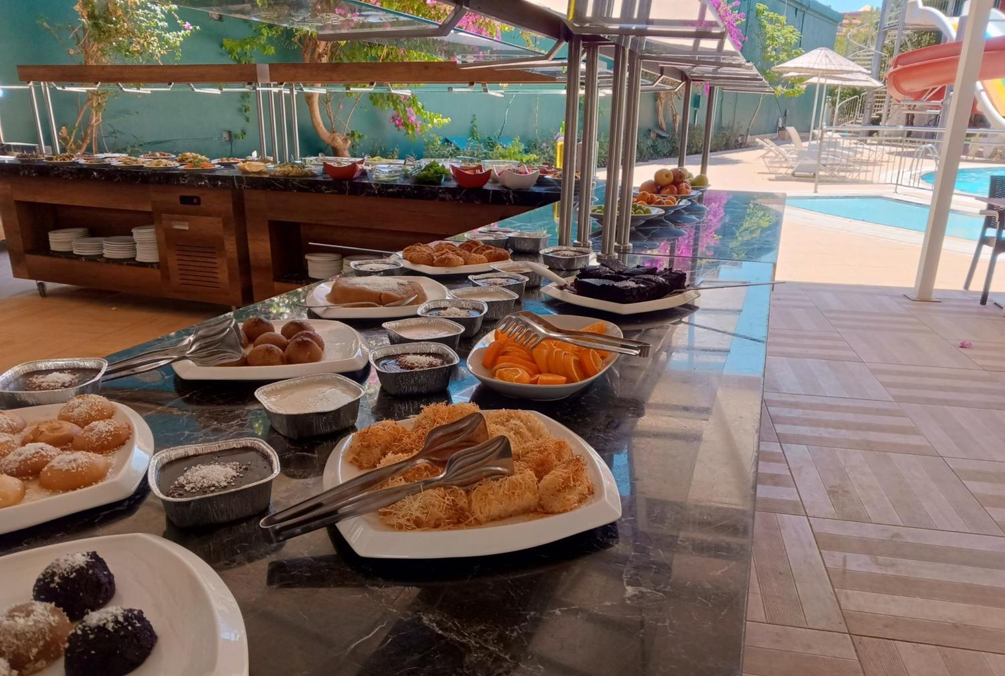 Uk Hotel Kiris Antalya Buitenkant foto