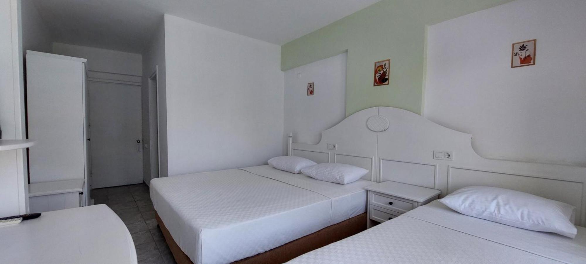 Uk Hotel Kiris Antalya Buitenkant foto