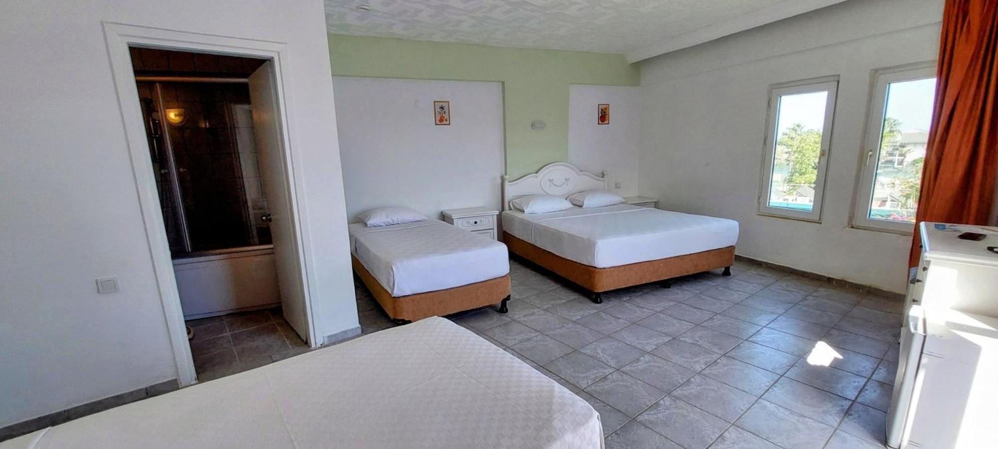 Uk Hotel Kiris Antalya Buitenkant foto