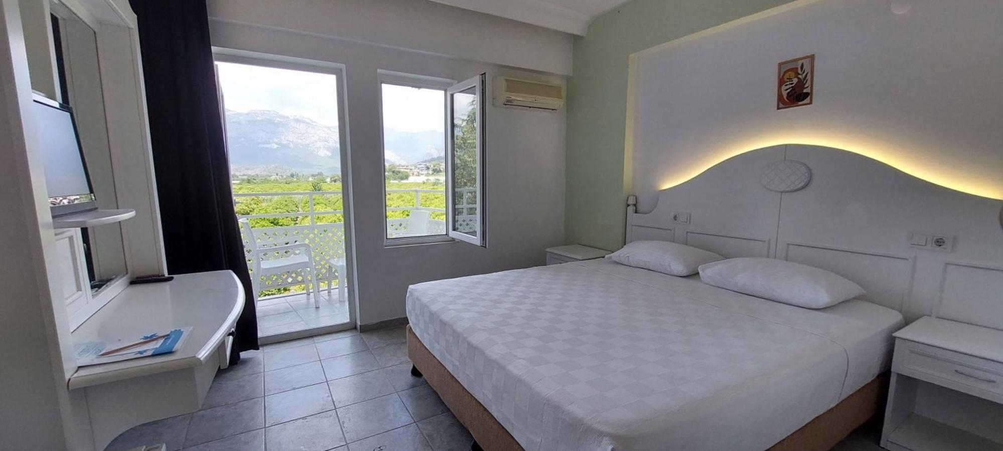 Uk Hotel Kiris Antalya Buitenkant foto