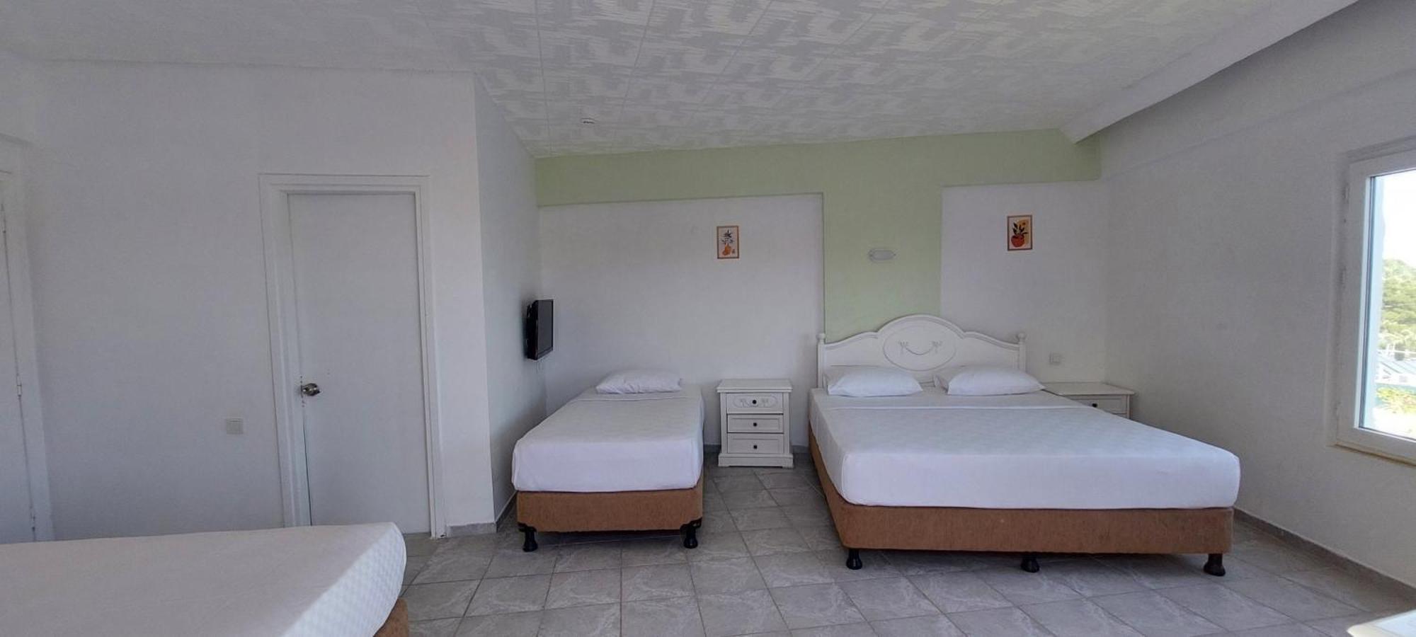 Uk Hotel Kiris Antalya Buitenkant foto