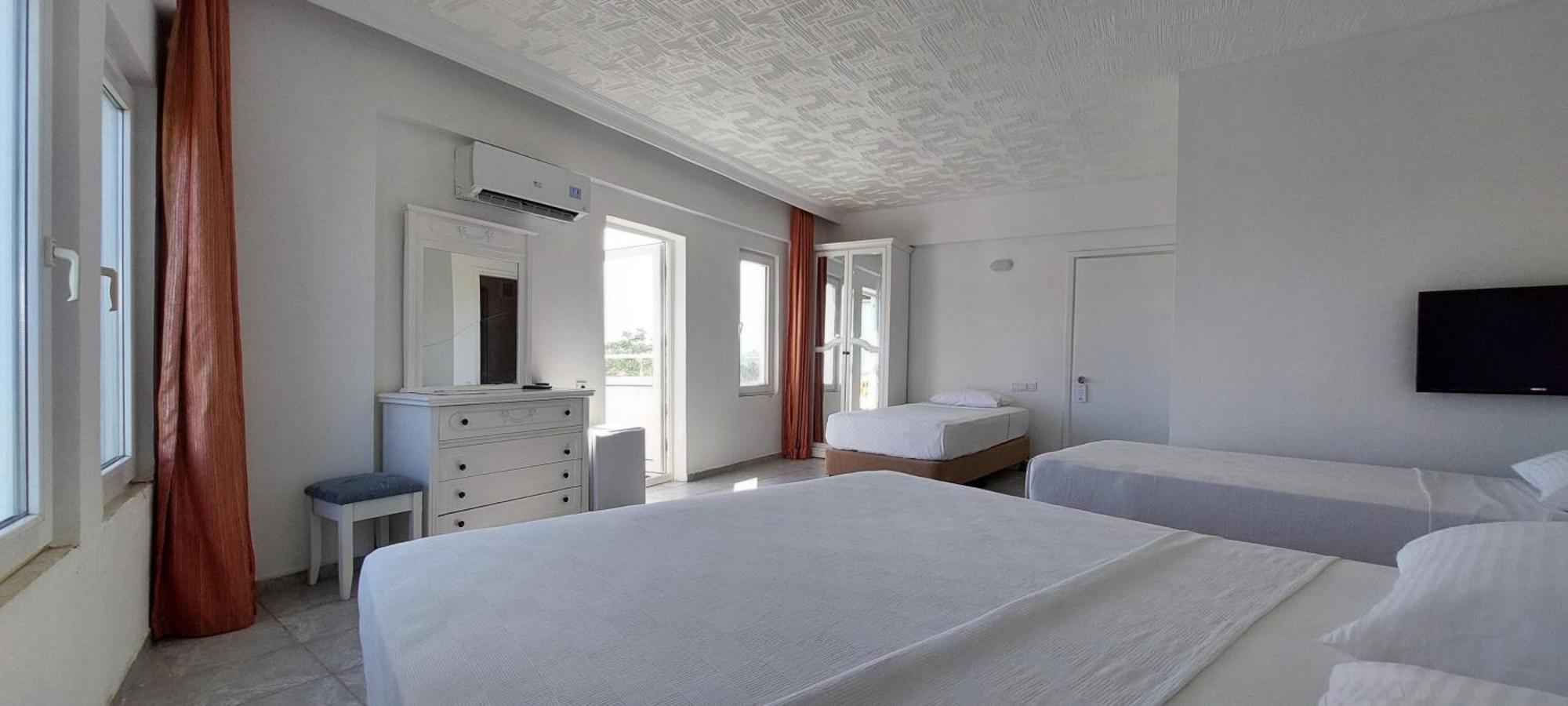 Uk Hotel Kiris Antalya Buitenkant foto