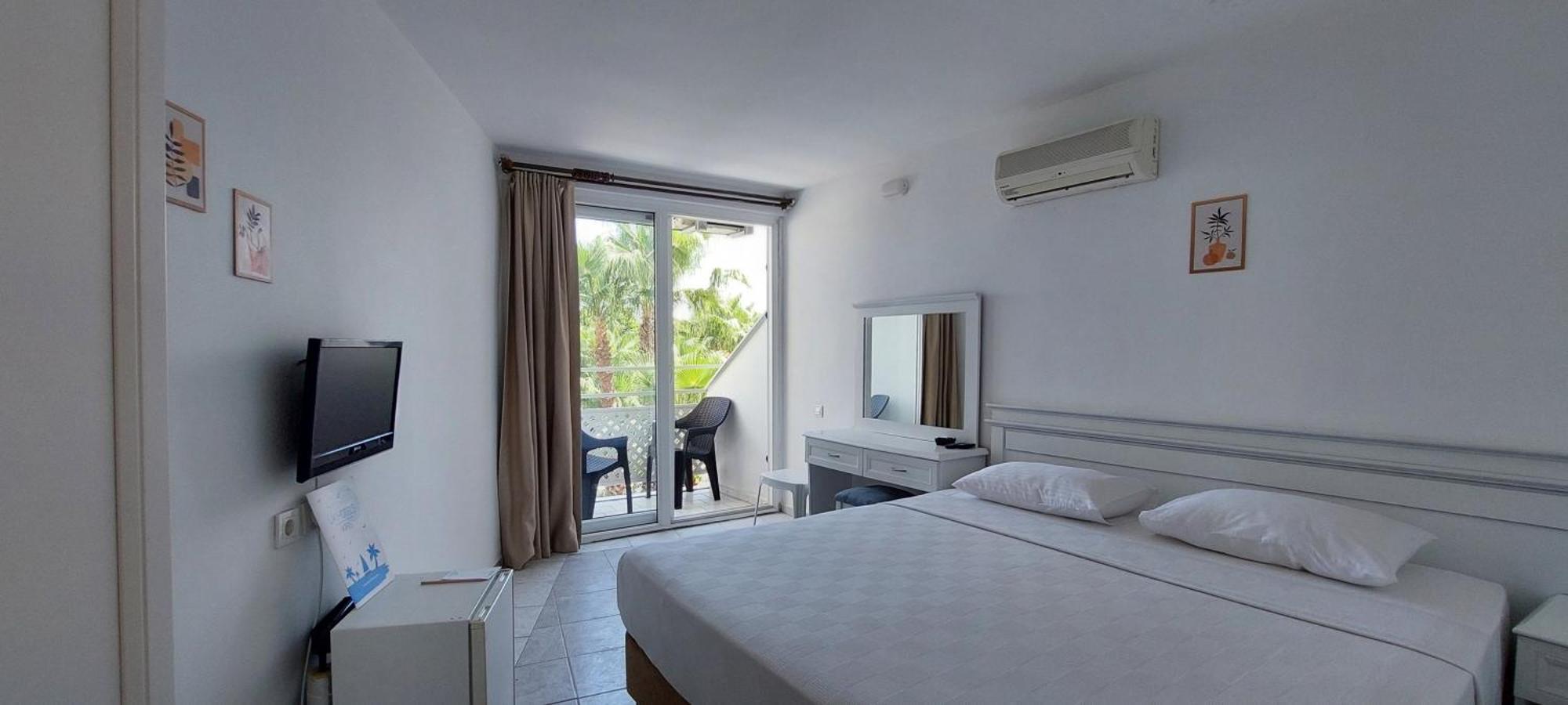 Uk Hotel Kiris Antalya Buitenkant foto