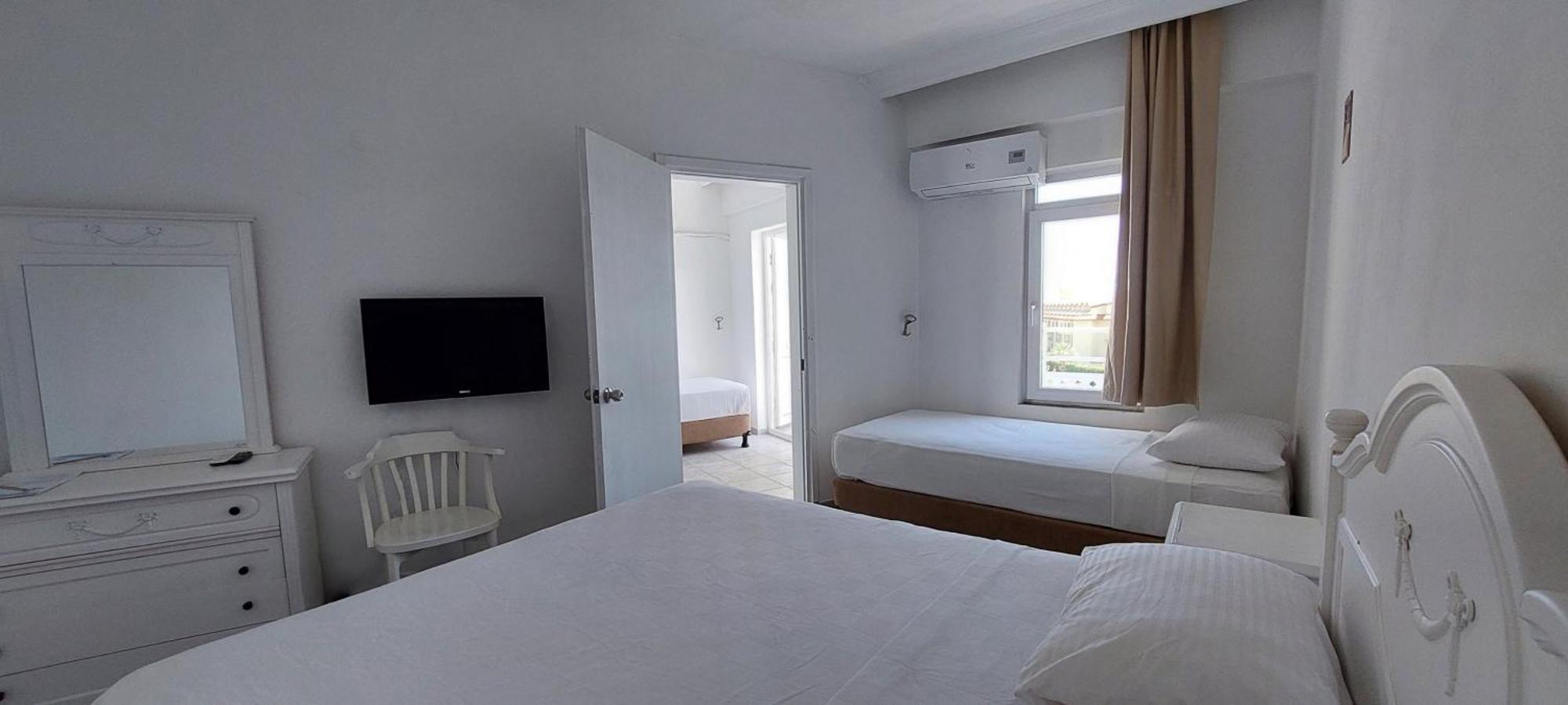 Uk Hotel Kiris Antalya Buitenkant foto