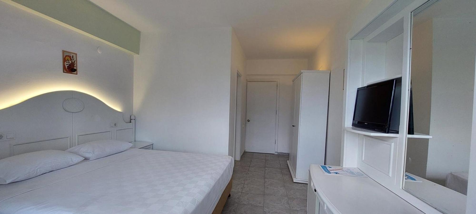 Uk Hotel Kiris Antalya Buitenkant foto