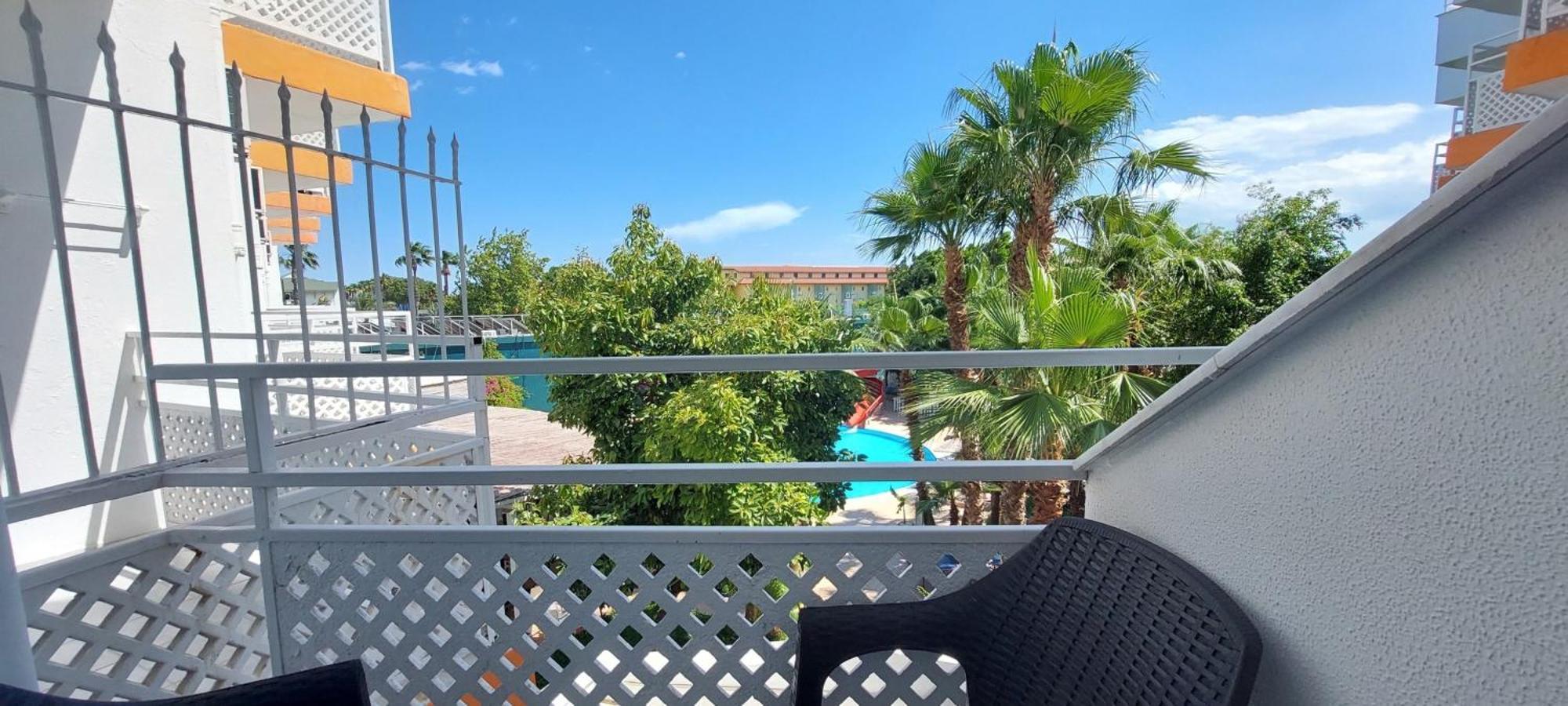 Uk Hotel Kiris Antalya Buitenkant foto